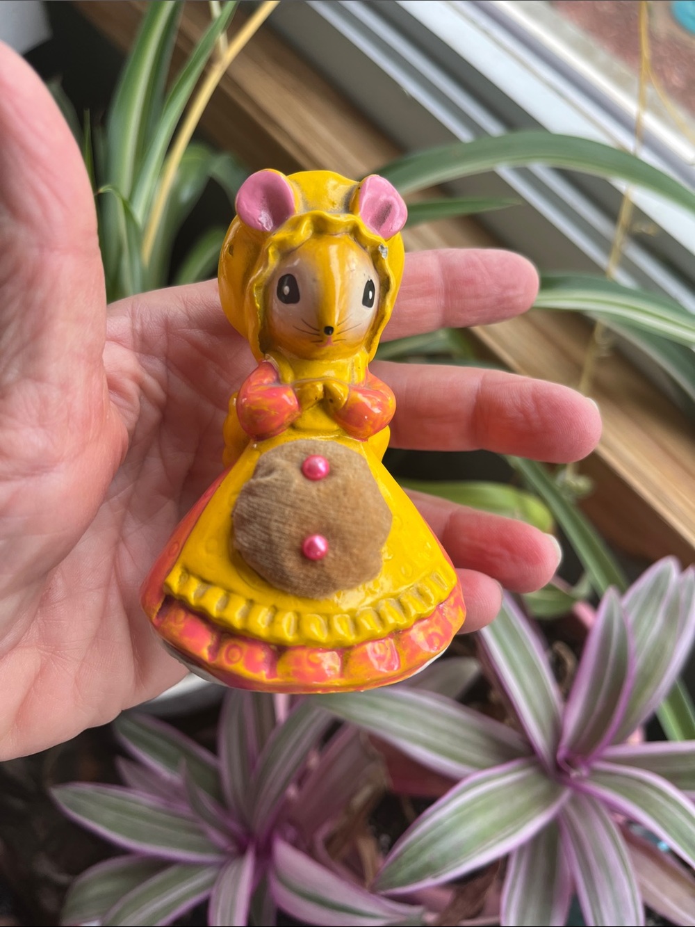 Vtg 60s Mouse In Bonnet & Dress W/Apron Pin Cushion MCM Sewing Accessory